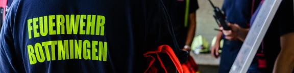 Feuerwehrmann mit T-Shirt